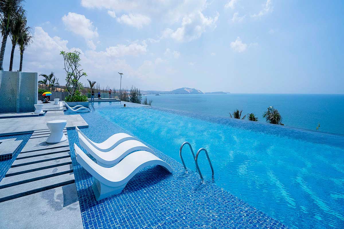 5-Star Beach Hotel Suites $45/Night in Apec Mandala Wyndham Mui Ne